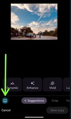 Tap the Magic Editor icon in the photo in Google Pixel 8